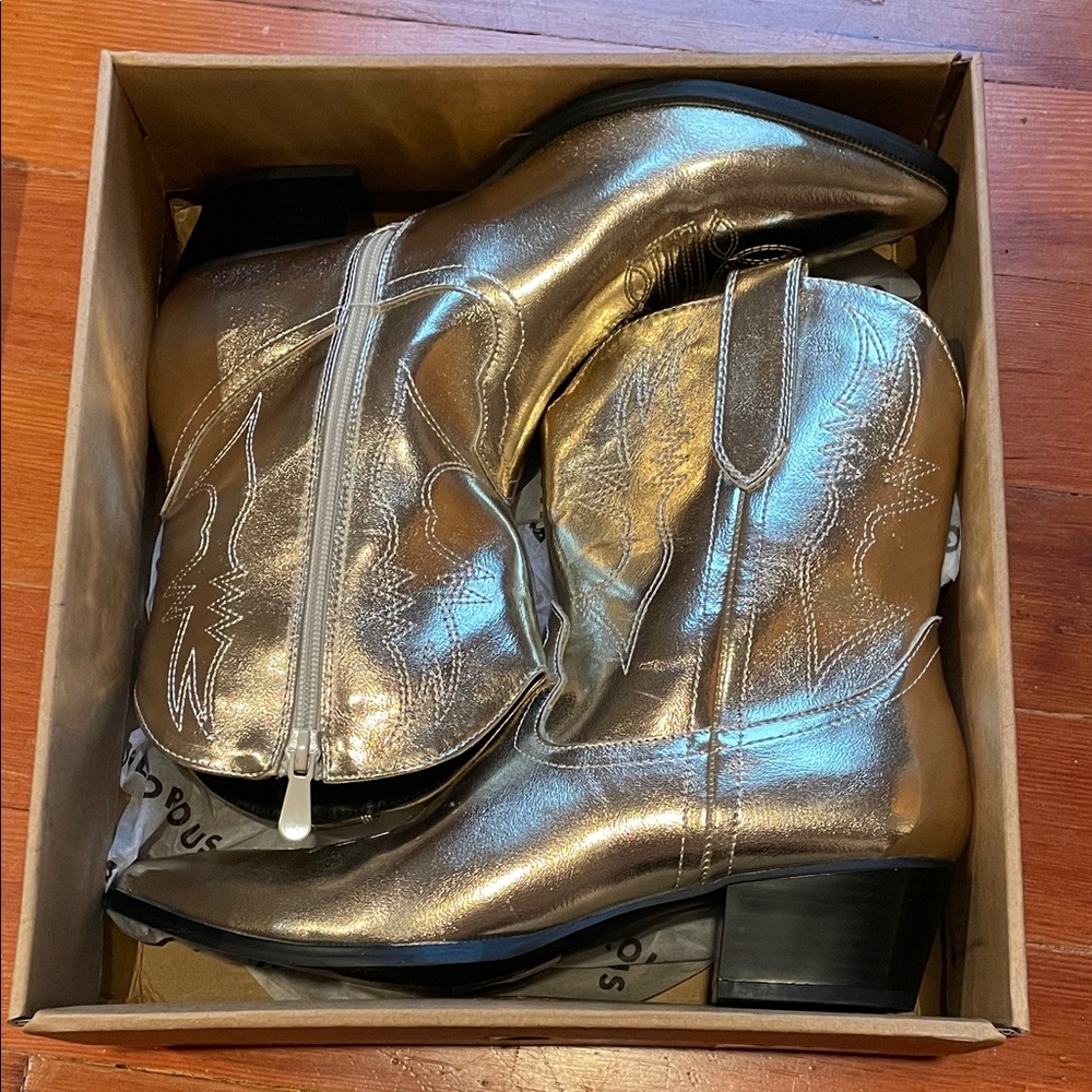 Glold Metallic Heeled Boots